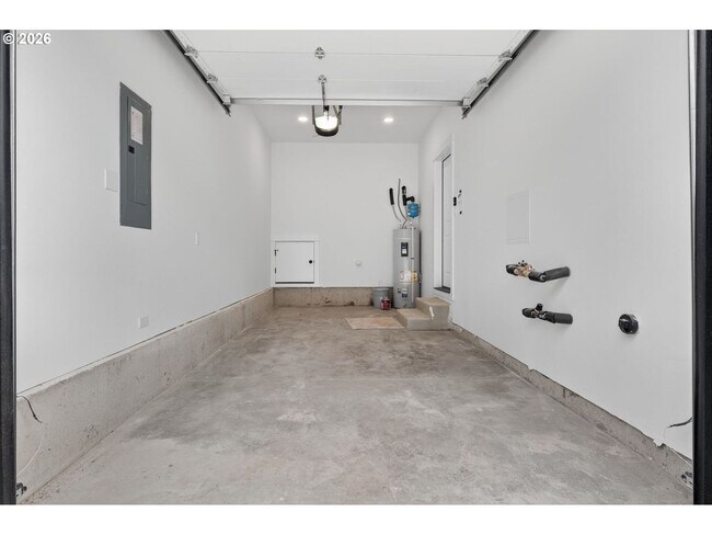 Building Photo - 4055 SW McKinley St