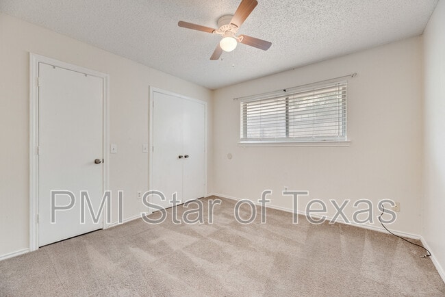 Building Photo - 2130 Teakwood Ln