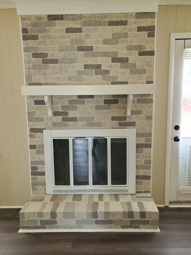 Building Photo - 1960 Windlock Dr