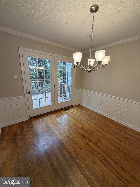 Building Photo - 218 Tudor Dr
