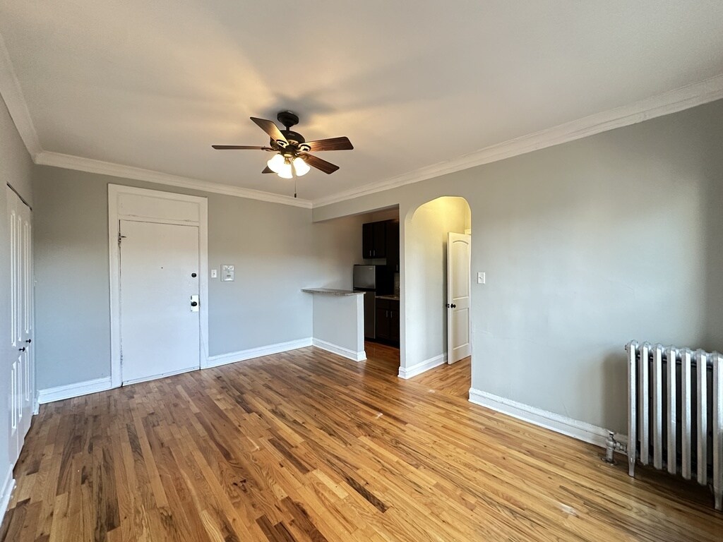 Building Photo - 4640 N Paulina St