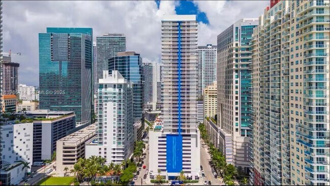 Building Photo - 1200 Brickell Bay Dr