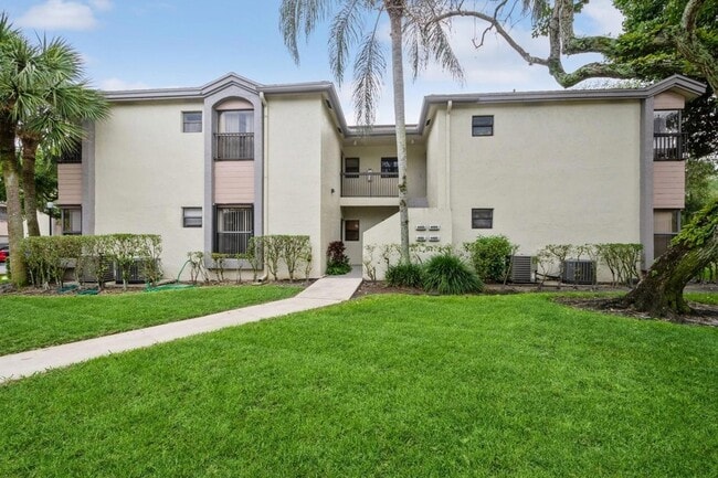 Primary Photo - 4485 Carambola Cir S