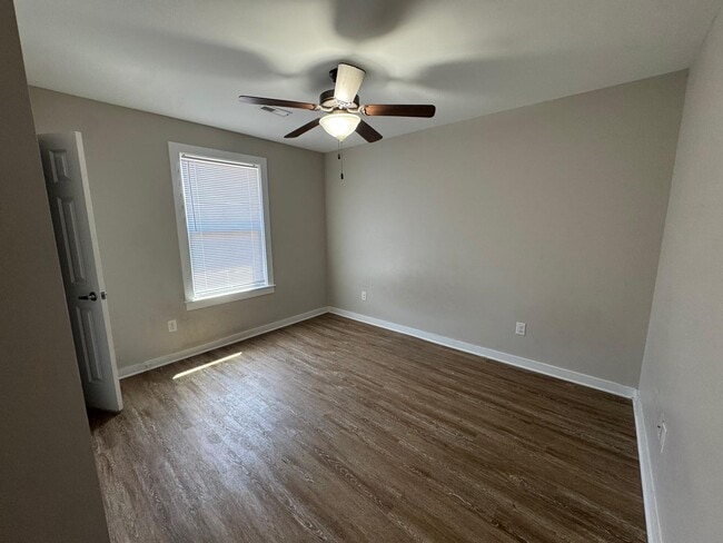 Building Photo - 1905 Grayson St