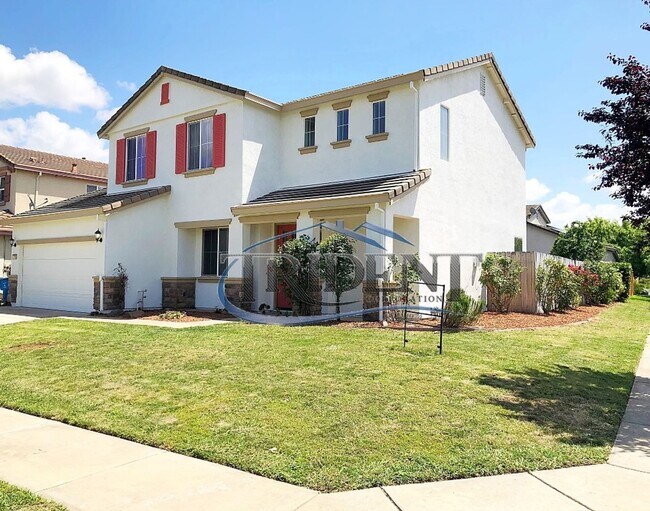 Building Photo - 4 bedroom, 2 ½ bath SOLAR home