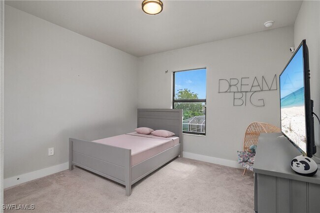 Building Photo - 1323 SW 36th St