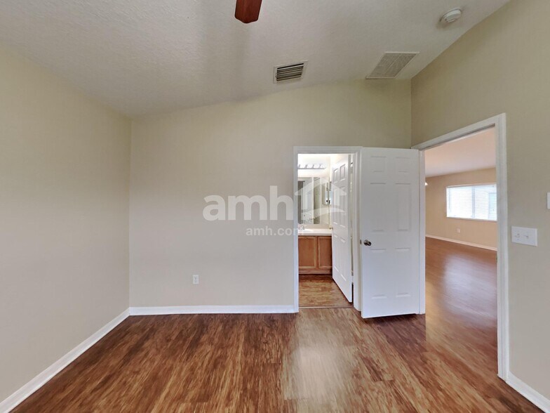 Building Photo - 4338 Country Hills Blvd