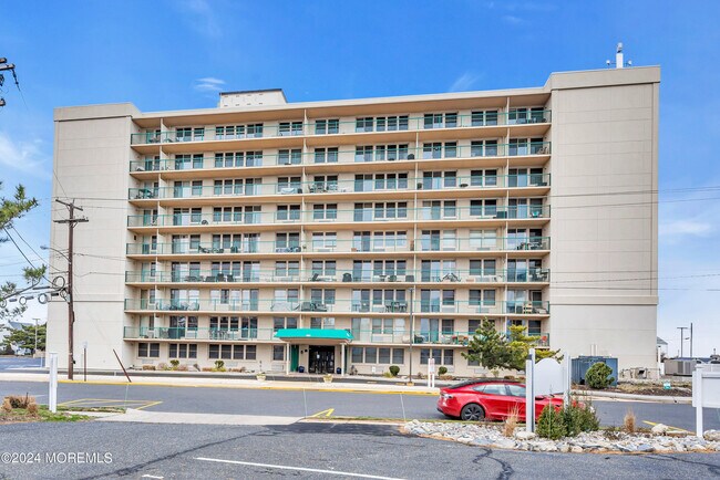 Building Photo - 480 Ocean Ave