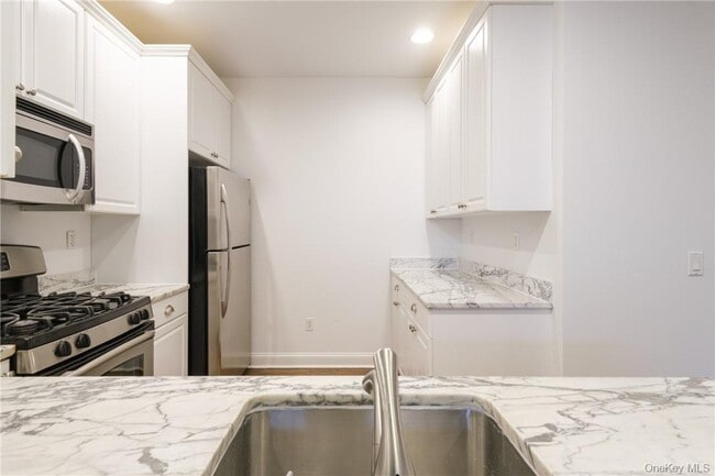 Building Photo - 55 1st St