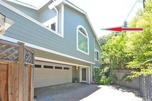 Building Photo - 229 W End Ave