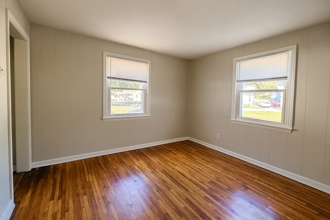 Building Photo - 3 Bed 1 Bath – Rental On Millbrook Road