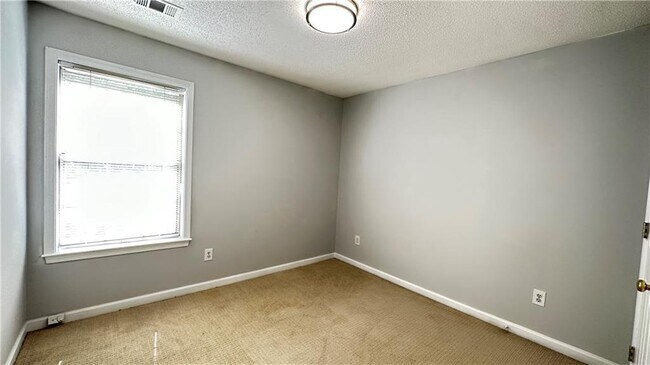 Building Photo - 11900 Carriage Park Ln