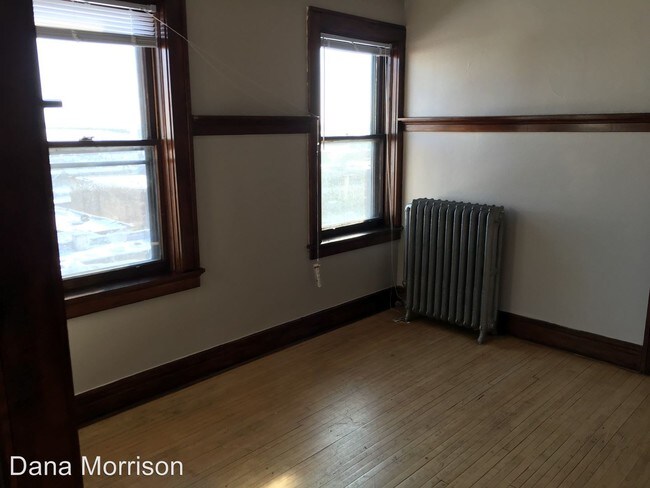 Building Photo - 117-129 N 2nd Ave E