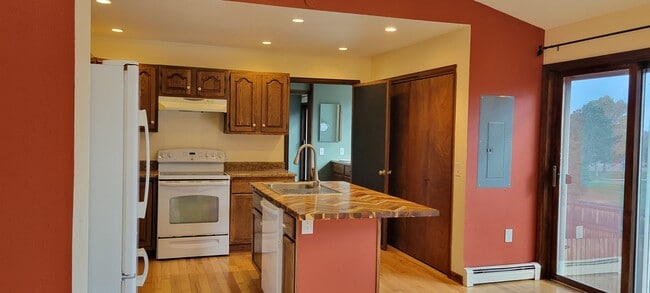 Building Photo - 6290 Wolff St