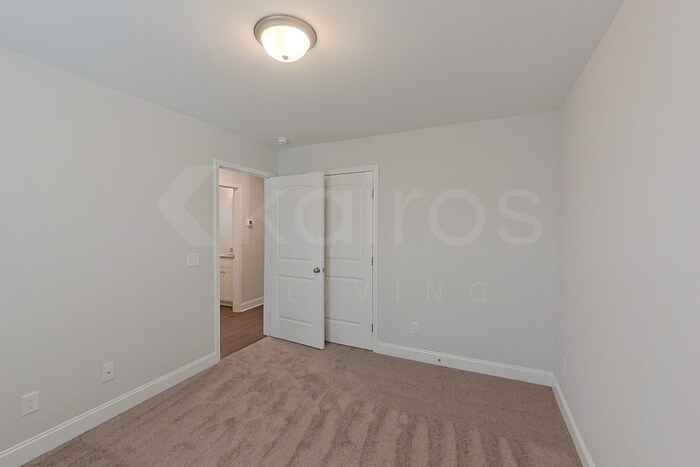 Building Photo - 106 Western Red Cedar Dr