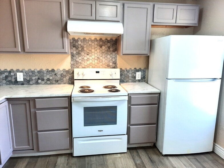 kitchen - 511 Wolf St