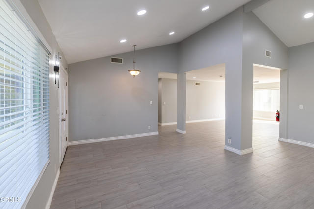 Building Photo - 336 Nueve Ct