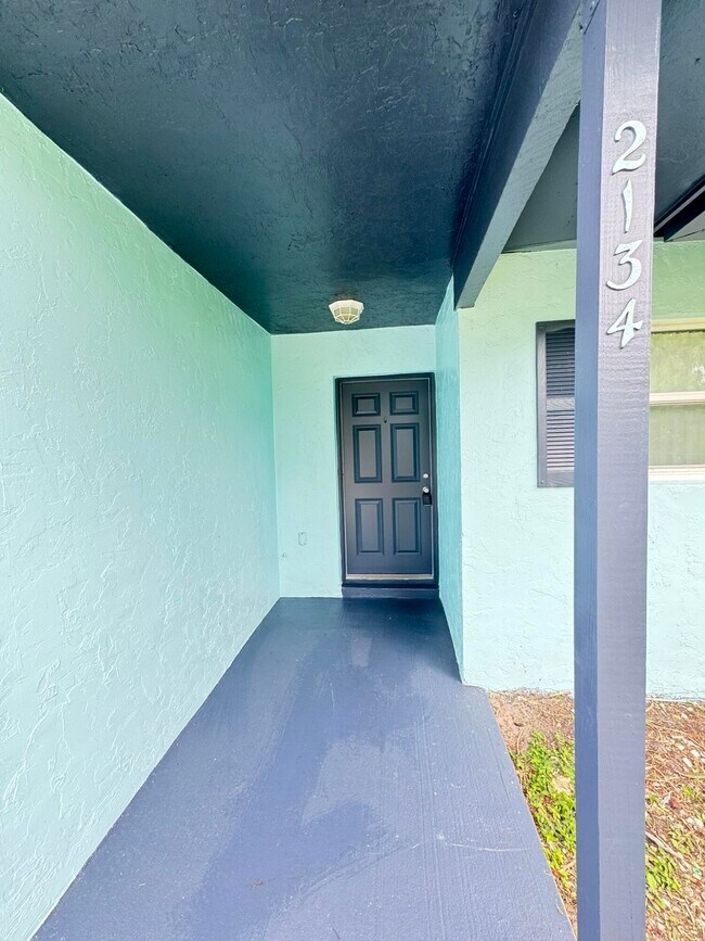 Building Photo - 2132 NE Pelican Terrace