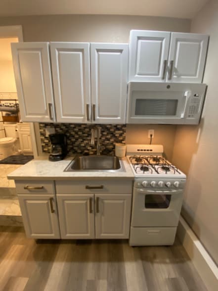 Building Photo - 5097 Oakbrook Cir