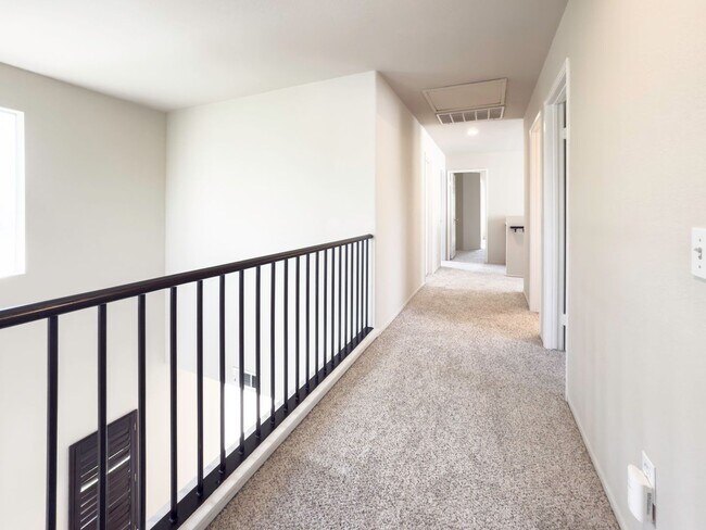 Building Photo - RARE 6 BEDROOM HOME FOR RENT IN OPTIMUM LO...
