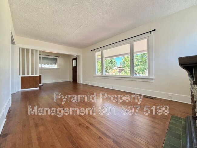 Building Photo - 1534 Garfield Ave S