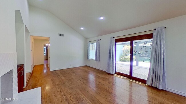 Building Photo - 3012 Wauneta St