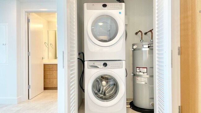 Building Photo - 629 Keeaumoku Street