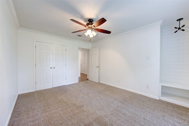 Building Photo - 2523 Anniston Dr