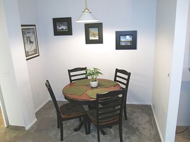 Building Photo - Highly Desirable 1BR Canyon Creek Club Condo