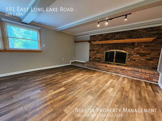 Building Photo - 591 E Long Lake Rd