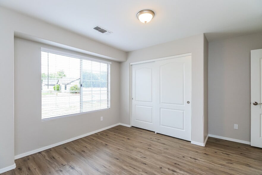 Building Photo - 1815 E Ironwood Dr