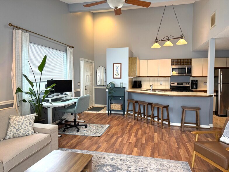 Building Photo - 873 Halifax Dr