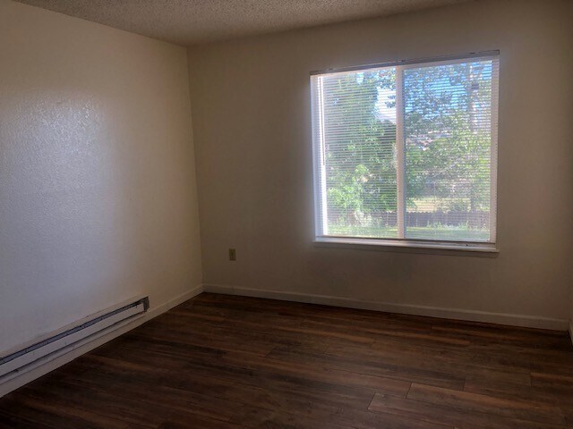 Building Photo - 3950 Clear Acre Ln