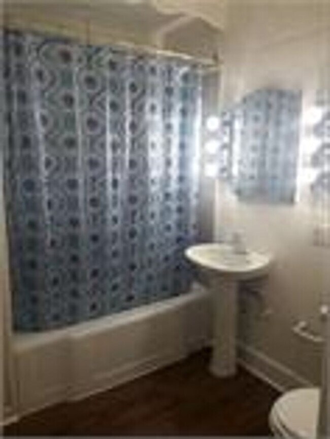 Building Photo - 3225 W McKinley Blvd