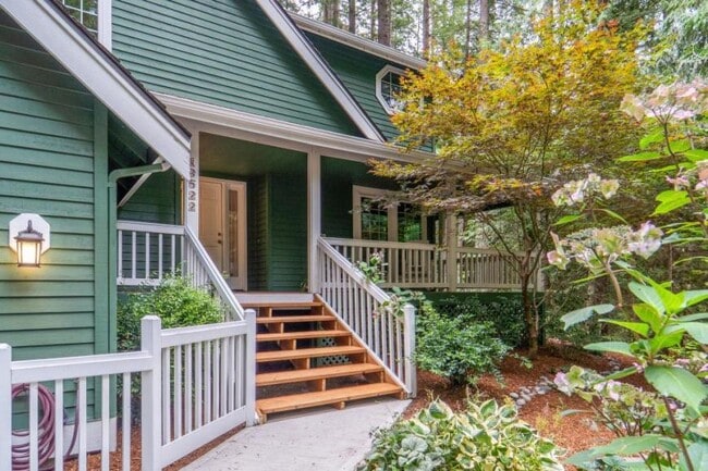 Building Photo - 4 bedroom in Woodinville WA 98077