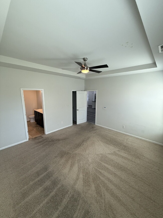 Building Photo - "Charming 3-Bedroom Beaufort Retreat in Picket Fences!!"