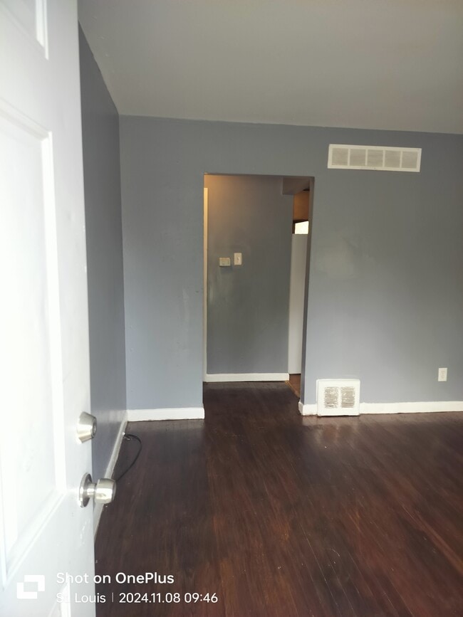 Building Photo - 10141 Baron Dr
