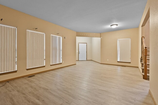 Building Photo - 834 Baker St