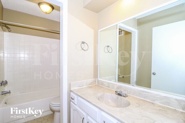 Building Photo - 3511 Morning Light Dr