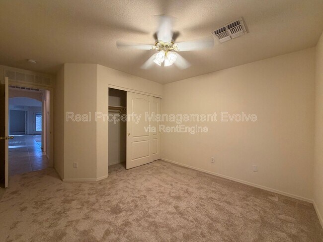 Building Photo - 15847 W Saguaro Ln