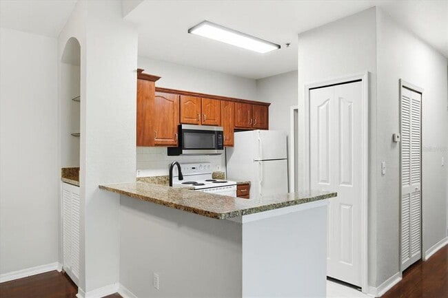 Building Photo - 5703 Legacy Crescent Pl