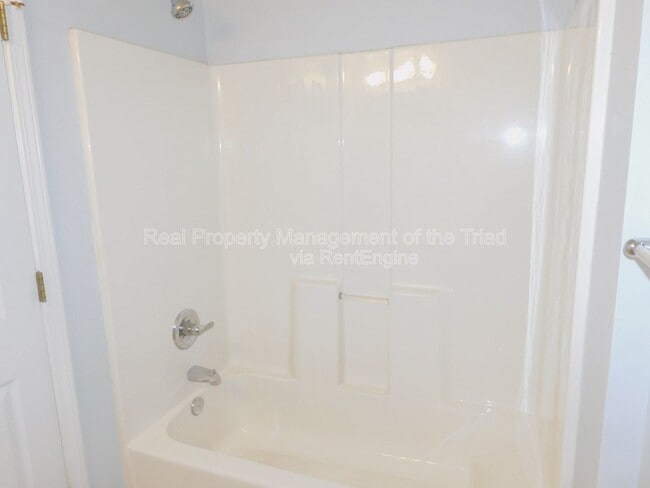 Building Photo - 150 James Rd