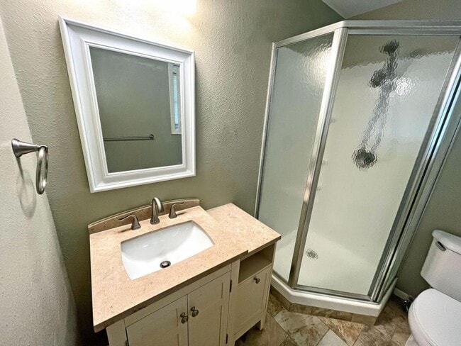 Building Photo - 701 Gardenia Ln