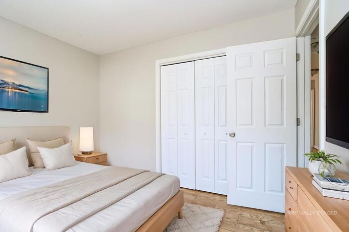 Building Photo - 2428 Fairstone Ave