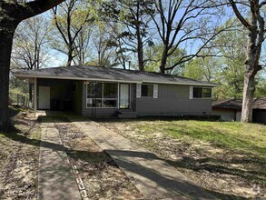 Building Photo - 6 Ivy Dr