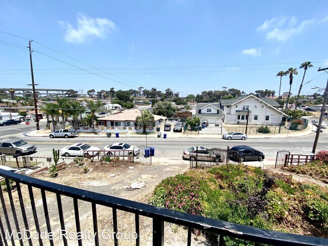 Building Photo - 30-32 Laurel Ave