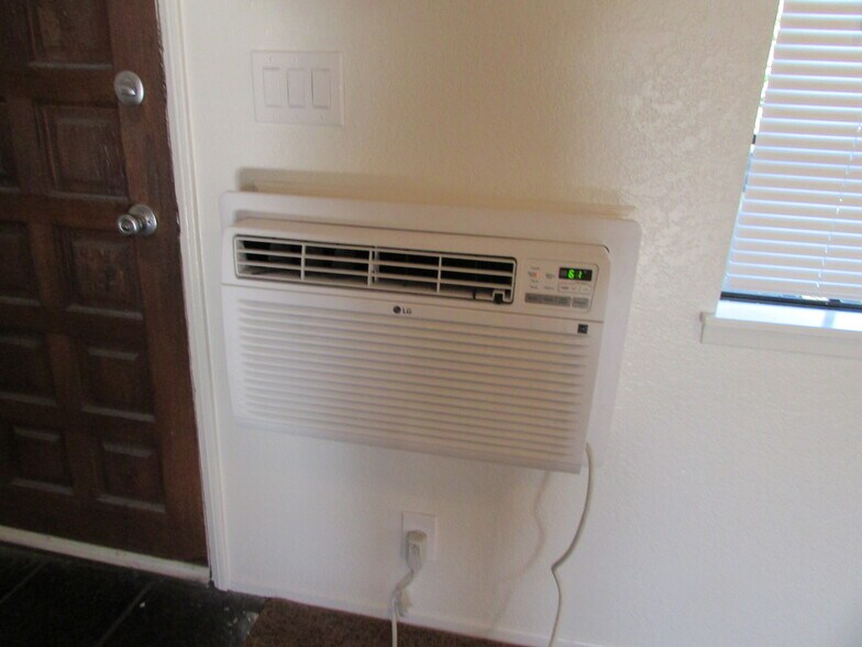 AC unit - 5271 Bishop St