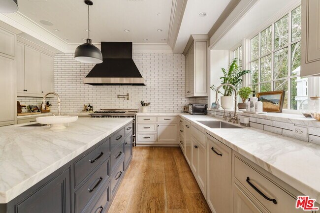 Building Photo - 957 Corsica Dr