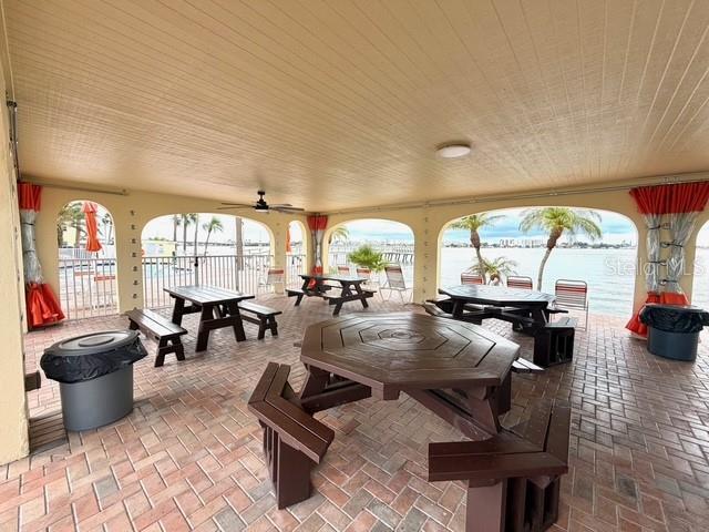 Building Photo - 4775 Cove Cir