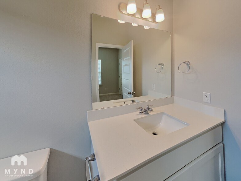 Building Photo - 705 Hays Hill Dr